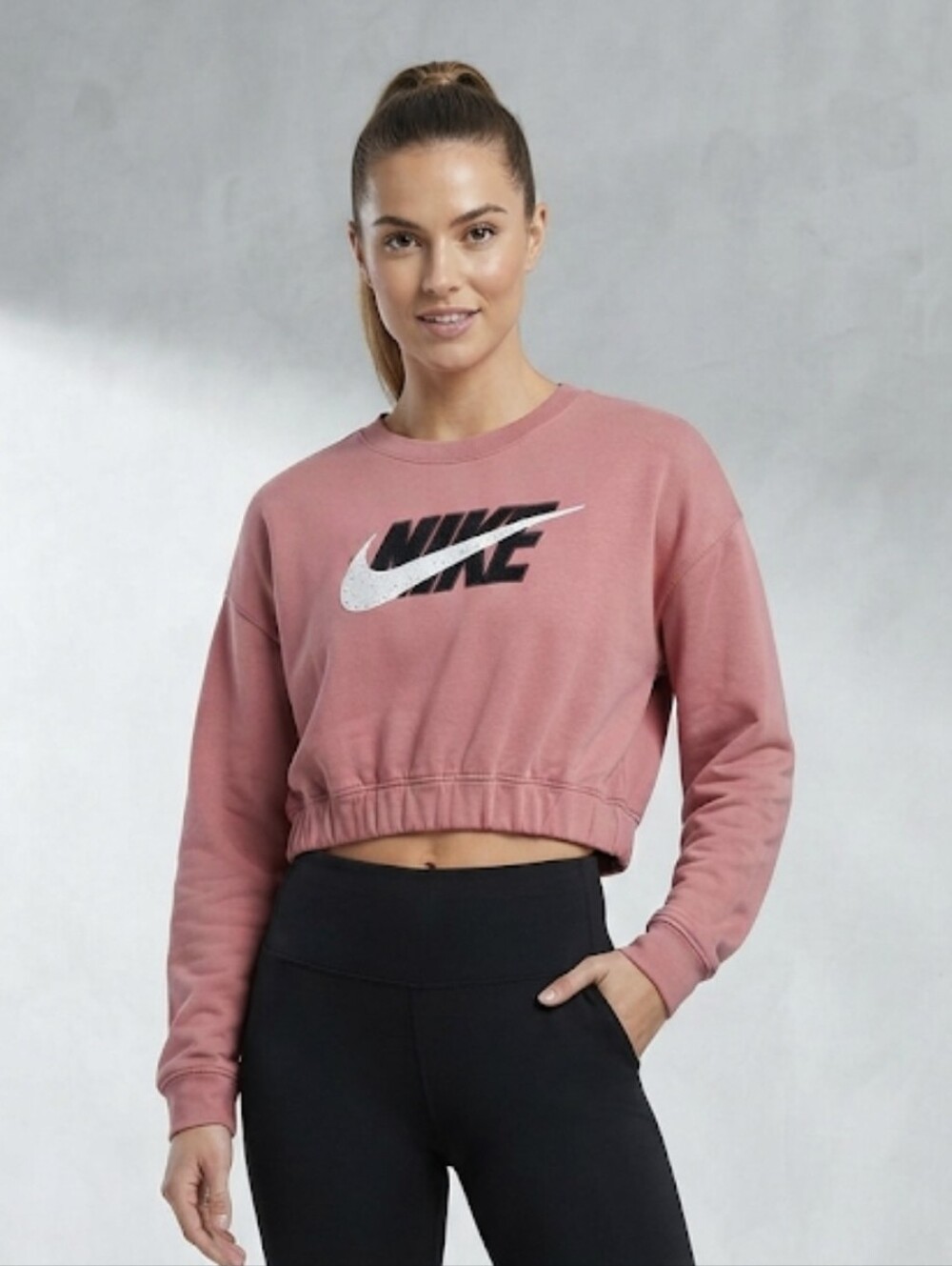 Women’s Nike Cropped Sweatshirt Dusty Rose Crewneck Size M Sportswear Athletic